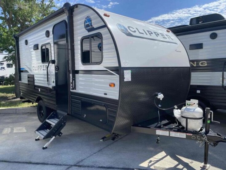 Thumbnail Photo undefined for New 2022 Coachmen Clipper